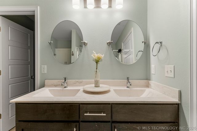 3648 E 144th Street S, Bixby, OK 74008