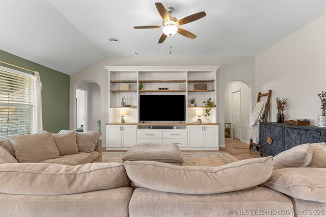 3648 E 144th Street S, Bixby, OK 74008