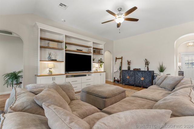 3648 E 144th Street S, Bixby, OK 74008