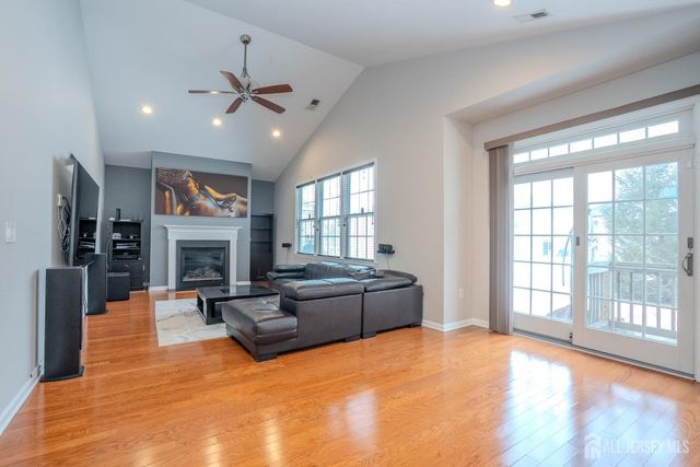 3 Lily Lane, Piscataway, NJ 08854