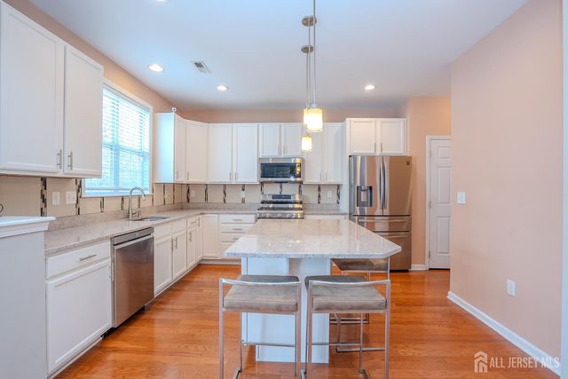 3 Lily Lane, Piscataway, NJ 08854