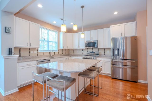 3 Lily Lane, Piscataway, NJ 08854