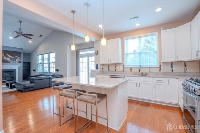 3 Lily Lane, Piscataway, NJ 08854