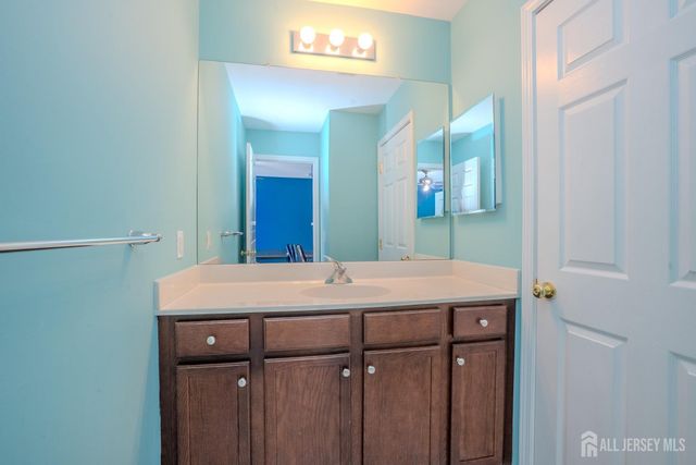 3 Lily Lane, Piscataway, NJ 08854