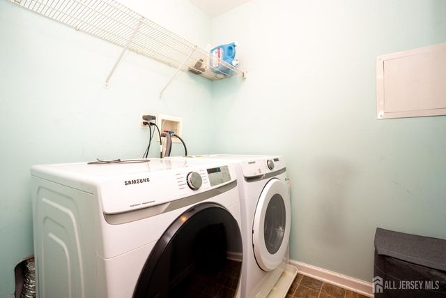 3 Lily Lane, Piscataway, NJ 08854