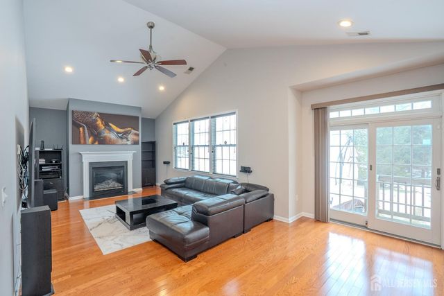 3 Lily Lane, Piscataway, NJ 08854