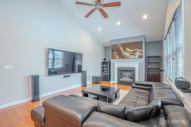 3 Lily Lane, Piscataway, NJ 08854