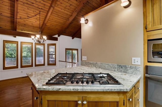 16209 Gibboney Ln, Grass Valley, CA 95949