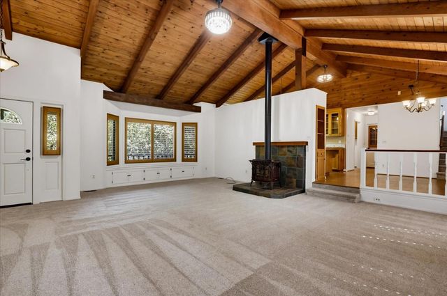 16209 Gibboney Ln, Grass Valley, CA 95949