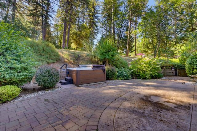 16209 Gibboney Ln, Grass Valley, CA 95949