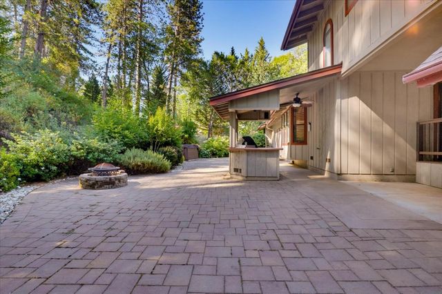 16209 Gibboney Ln, Grass Valley, CA 95949