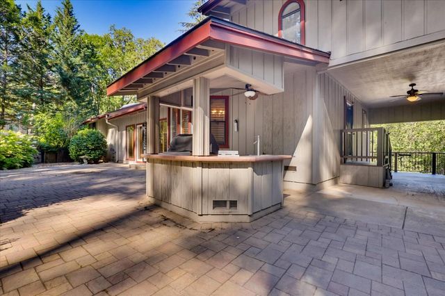 16209 Gibboney Ln, Grass Valley, CA 95949