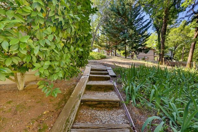 16209 Gibboney Ln, Grass Valley, CA 95949