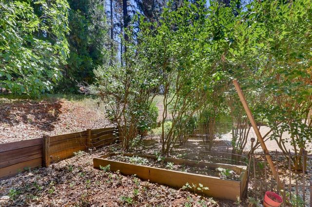 16209 Gibboney Ln, Grass Valley, CA 95949