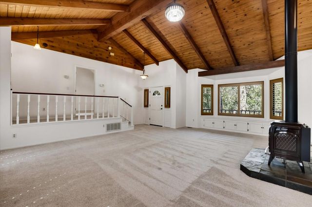 16209 Gibboney Ln, Grass Valley, CA 95949