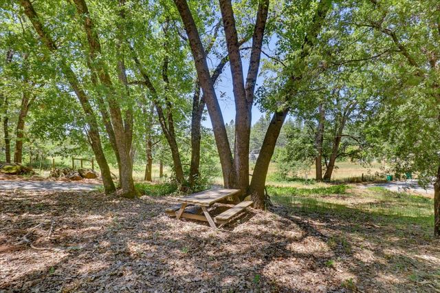 16209 Gibboney Ln, Grass Valley, CA 95949