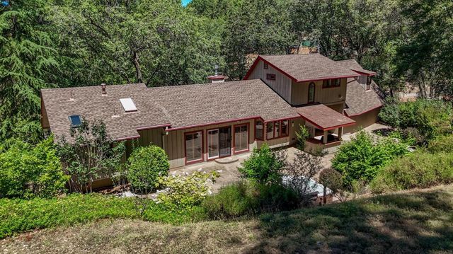 16209 Gibboney Ln, Grass Valley, CA 95949