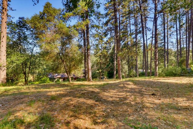 16209 Gibboney Ln, Grass Valley, CA 95949
