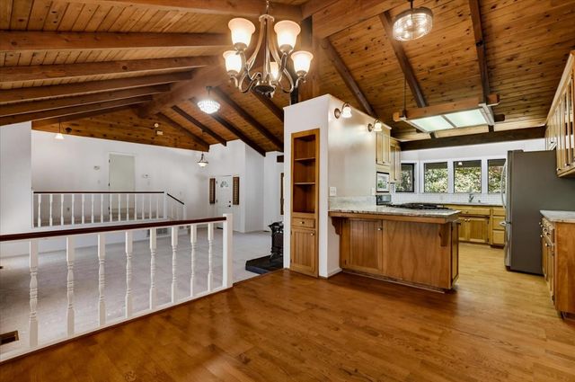 16209 Gibboney Ln, Grass Valley, CA 95949