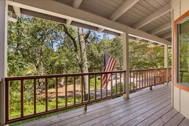 16209 Gibboney Ln, Grass Valley, CA 95949