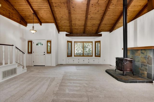 16209 Gibboney Ln, Grass Valley, CA 95949