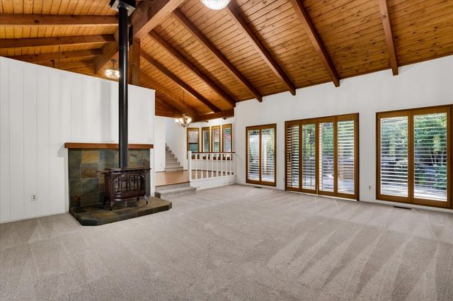 16209 Gibboney Ln, Grass Valley, CA 95949