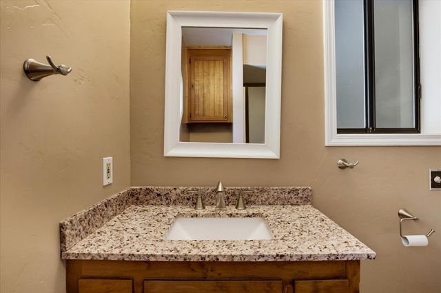 16209 Gibboney Ln, Grass Valley, CA 95949
