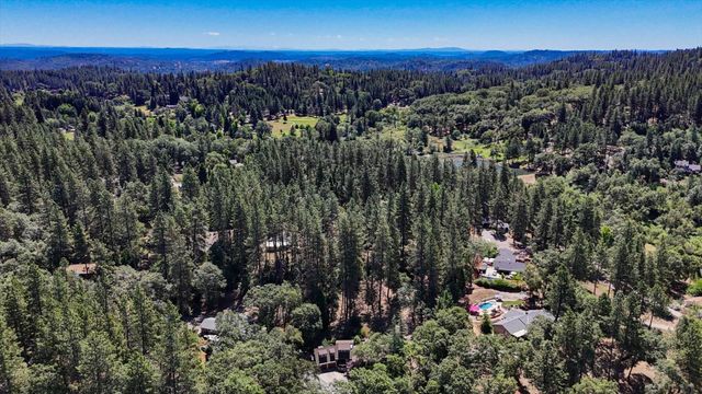 16209 Gibboney Ln, Grass Valley, CA 95949