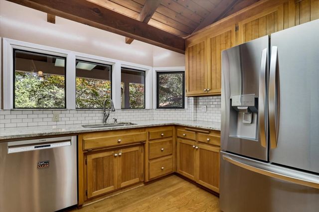16209 Gibboney Ln, Grass Valley, CA 95949