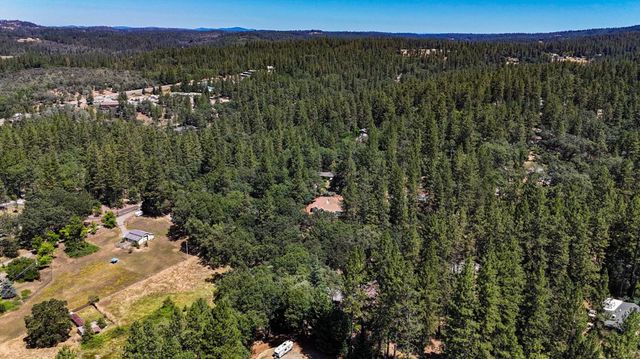16209 Gibboney Ln, Grass Valley, CA 95949