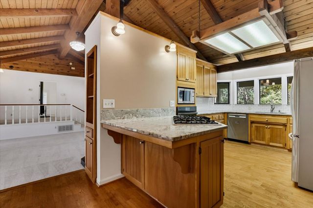 16209 Gibboney Ln, Grass Valley, CA 95949
