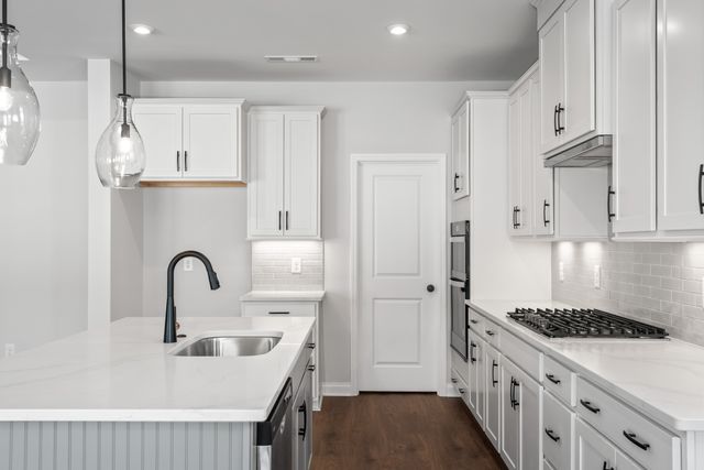 2003 Feather Stone Court, Columbia, TN 38401