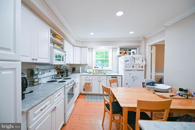 7377 MONTCALM DR, Mclean, VA 22102