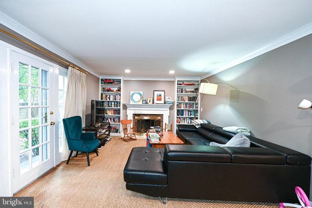 7377 MONTCALM DR, Mclean, VA 22102