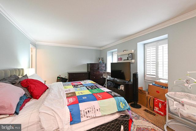 7377 MONTCALM DR, Mclean, VA 22102