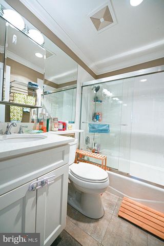7377 MONTCALM DR, Mclean, VA 22102