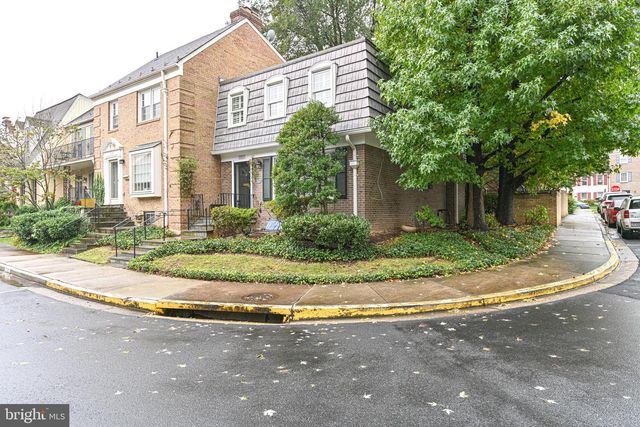 7377 MONTCALM DR, Mclean, VA 22102