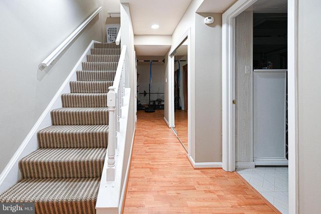 7377 MONTCALM DR, Mclean, VA 22102