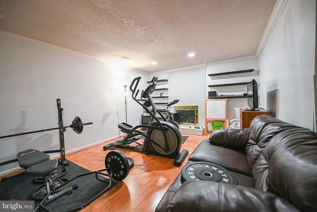 7377 MONTCALM DR, Mclean, VA 22102