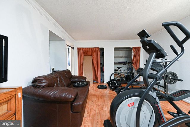 7377 MONTCALM DR, Mclean, VA 22102