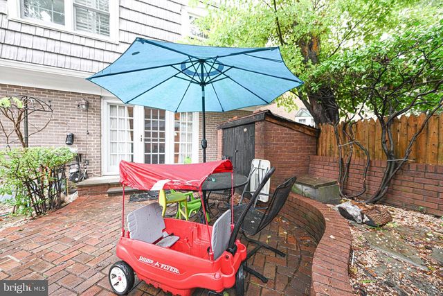 7377 MONTCALM DR, Mclean, VA 22102