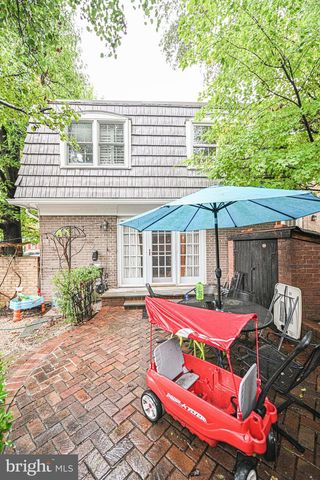 7377 MONTCALM DR, Mclean, VA 22102
