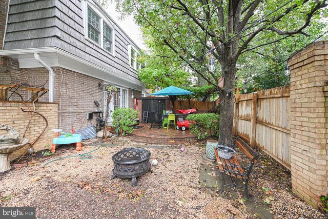 7377 MONTCALM DR, Mclean, VA 22102