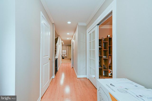 7377 MONTCALM DR, Mclean, VA 22102