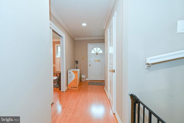 7377 MONTCALM DR, Mclean, VA 22102