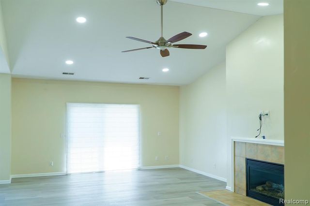 1803 Pinecroft Drive, Canton, MI 48188