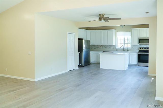 1803 Pinecroft Drive, Canton, MI 48188