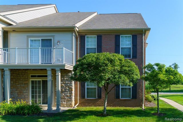 1803 Pinecroft Drive, Canton, MI 48188