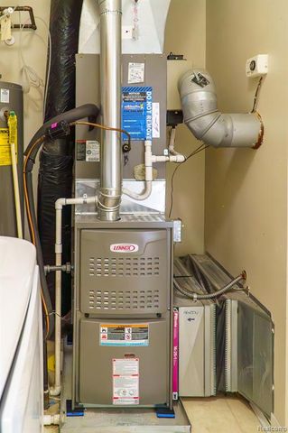 1803 Pinecroft Drive, Canton, MI 48188