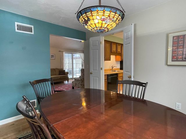 14 Colonial Sq Unit 14, Peterborough, NH 03458